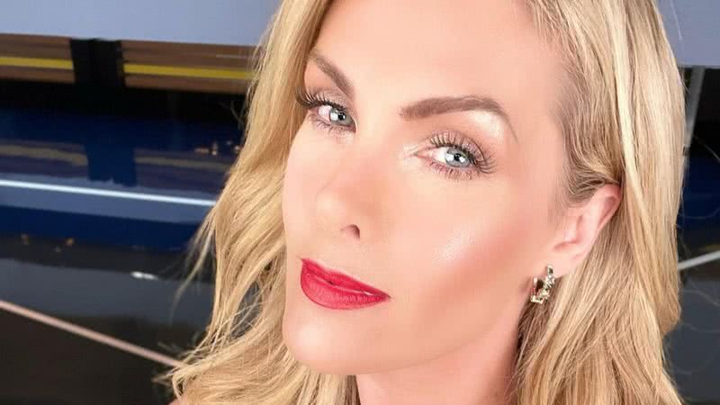 Ana Hickmann exibe momento carinhoso ao lado de seus pets - Reprodução/Instagram