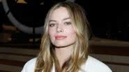 Margot Robbie apareceu no show de uma marca de luxo na Paris Fashion Week - Foto: Getty Images