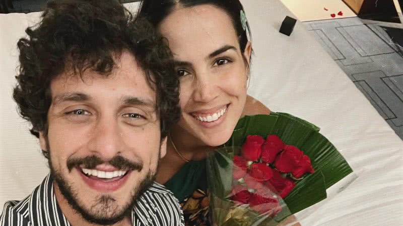 Imagem Pérola Faria anuncia noivado com  Mario Bregieira: ''Ter alguém pra vida toda''