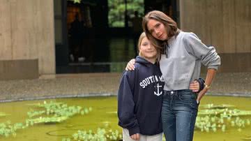 Victoria Beckham aproveita dia de spa com Harper, sua filha mais nova - Foto/Instagram