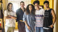 Marcelo (Lucas Leto), Tenório (Murilo Benício), Zuleica (Aline Borges), Roberto (Cauê Campos) e Renato (Gabriel Santana) na novela Pantanal - Foto: Globo / João Miguel Junior