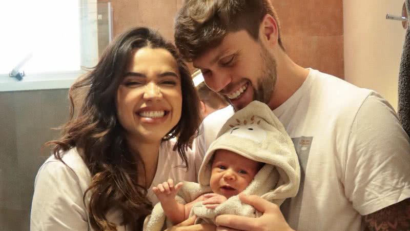 Com festa temática, Paula Amorim e Breno Simões comemoram primeiro mês do filho, Théo - Reprodução/Instagram