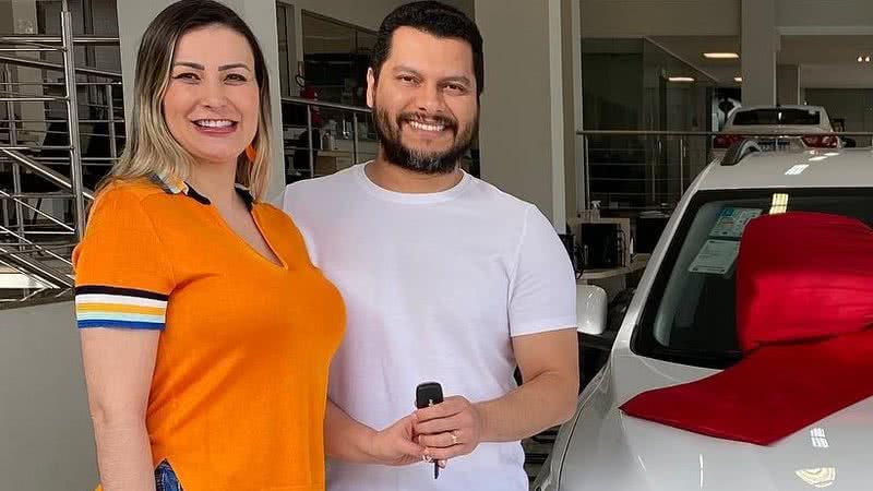 Andressa Urach e Thiago Lopes compram carro avaliado em R$ 110 mil - Reprodução/Instagram