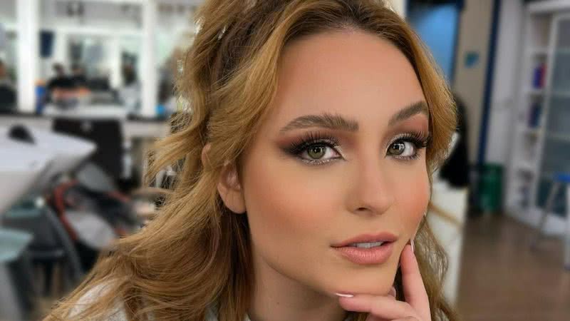 Larissa Manoela retoca as madeixas e aparece com visual novo para fase final de 'Além da Ilusão' - Foto/Instagram