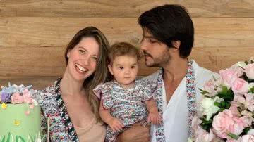 Nathalia Dill publica clique inédito com a família e se declara para o marido - Reprodução/Instagram