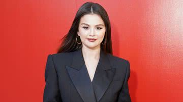 Selena Gomez aposta em look poderoso - Foto: Getty Images