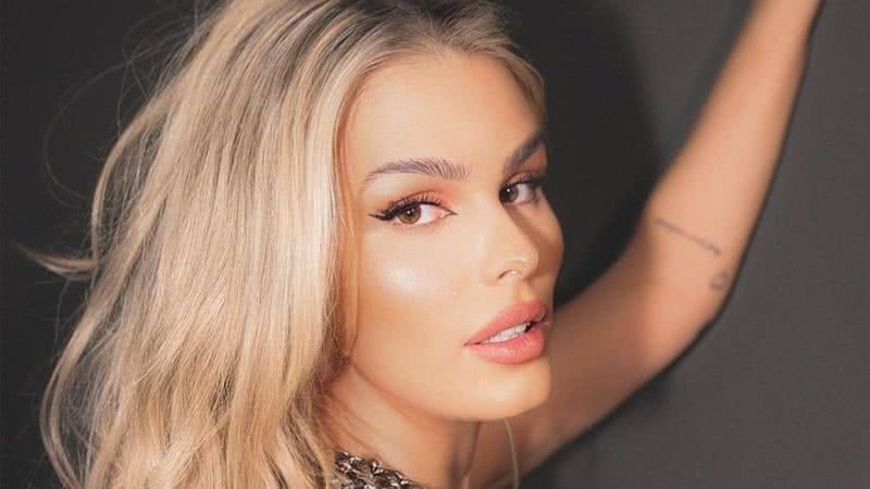 Modelo Yasmin Brunet faz carão ao exibir look poderoso na web - Reprodução/Instagram