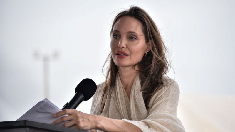 Angelina Jolie está na Ucrânia em missão humanitária e faz visita surpresa a pessoas deslocadas em Lviv - Foto/Getty Images