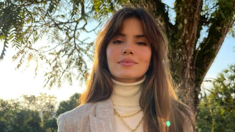 Camila Queiroz esbanja beleza ao publicar cliques arrasadores em Paris - Reprodução/Instagram