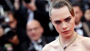 Cara Delevingne ousa em vestido transparente com recortes durante o red carpet de Cannes - Foto/Getty Images