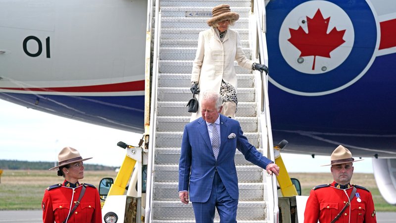 Príncipe Charles e sua esposa Camilla Parker chegaram ao Candadá neste dia 17 - Foto: Getty Images