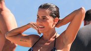 Deborah Secco em praia no Rio de Janeiro - Fotos: Fabricio Pioyani / AgNews