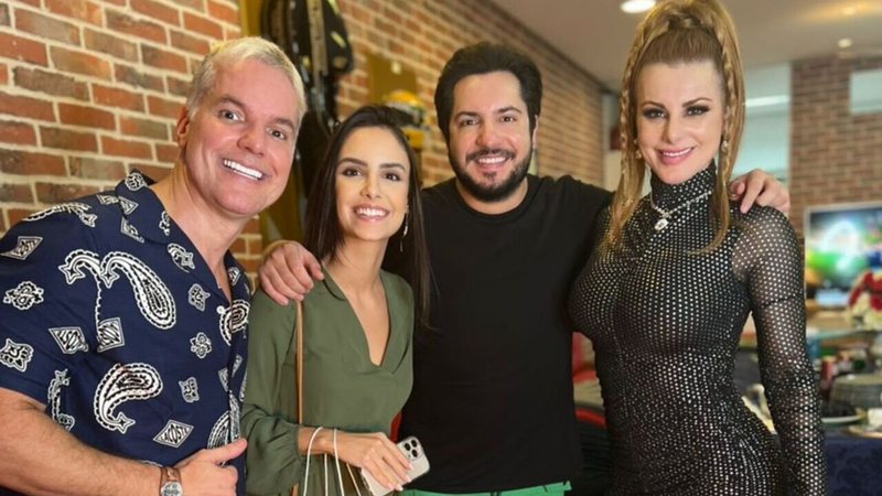 Deborah Albuquerque e Bruno Salomão com o casal Thiago Bertoldo e Geórgia Fröhlich - Divulgação