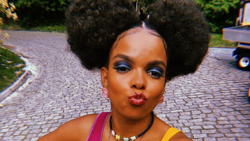 Jeniffer Nascimento apresenta Jéssica, sua personagem em 'Cara e Coragem' - Reprodução/Instagram