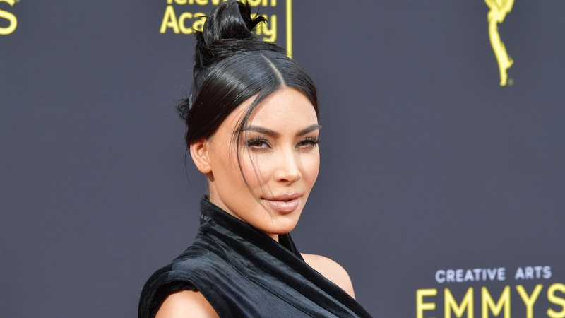 Kim Kardashian revelou que usa um galpão para guardar suas roupas - Foto: Getty Images