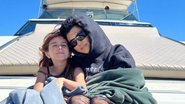 Kourtney Kardashian tirou uma foto com sua filha Penelope durante a viagem para a praia - Reprodução: Instagram