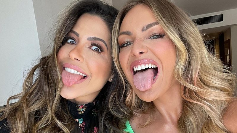 Bárbara Heck e Laís Caldas se reencontram e posam para sequência de selfies divertidas - Foto/Instagram