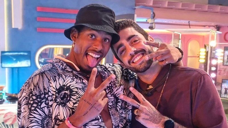 Do BBB pra vida! Pedro Scooby e Paulo André curtem passeio de barco juntos - Reprodução/Instagram