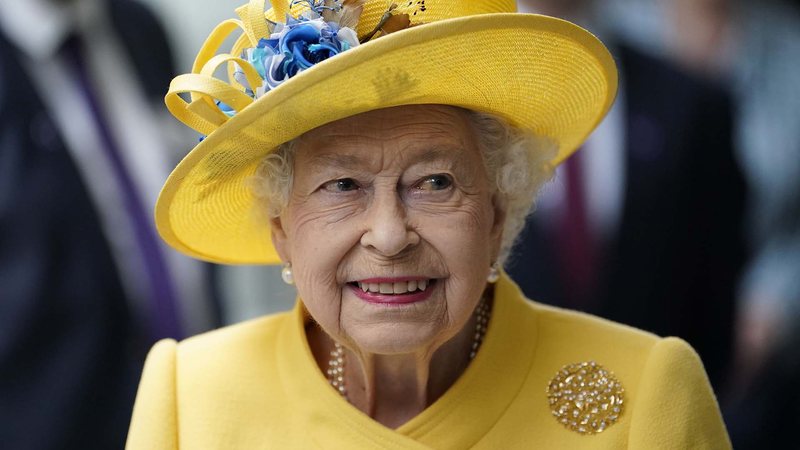 A Rainha Elizabeth II saiu do Castelo de Windsor e fez visita rara a hospital - Fotos: Getty Images