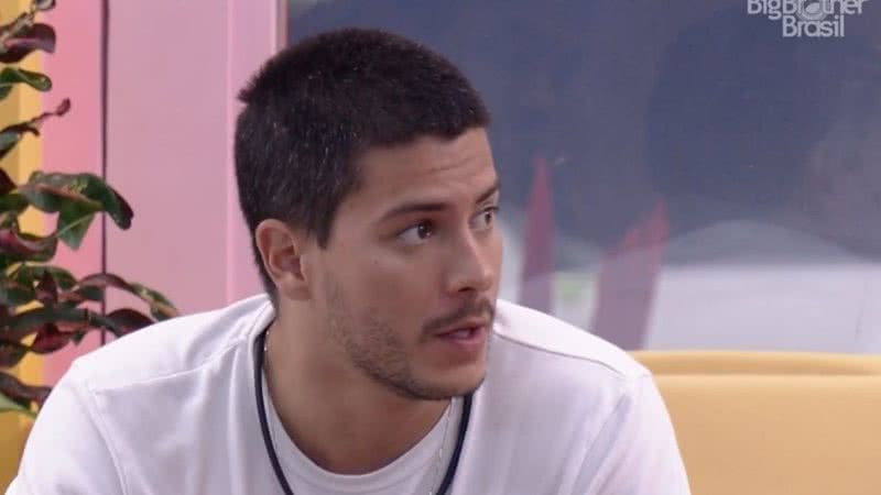 BBB 22: Arthur surta com bagunça e reclama de casa suja - (Divulgação/TV Globo)