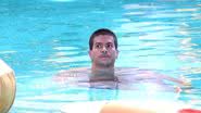 Arthur Aguiar na piscina - GSHOW