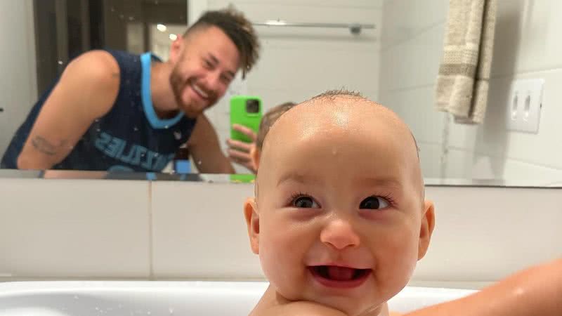 Fred se derreteu ao compartilhar fotos encantadoras do filho, Cris - Reprodução/Instagram