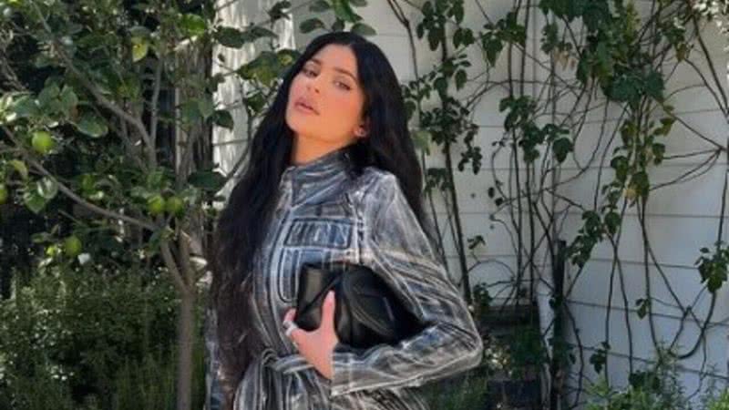 Kylie Jenner arrasou com um look preto e transparente - Reprodução: Instagram