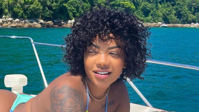 Ludmilla e Brunna Gonçalves esbanjam corpaços em passeio de barco - Reprodução/Instagram