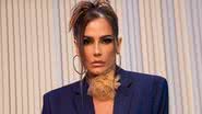 Deborah Secco chama a atenção ao usar blazer sem sutiã - Reprodução/Instagram