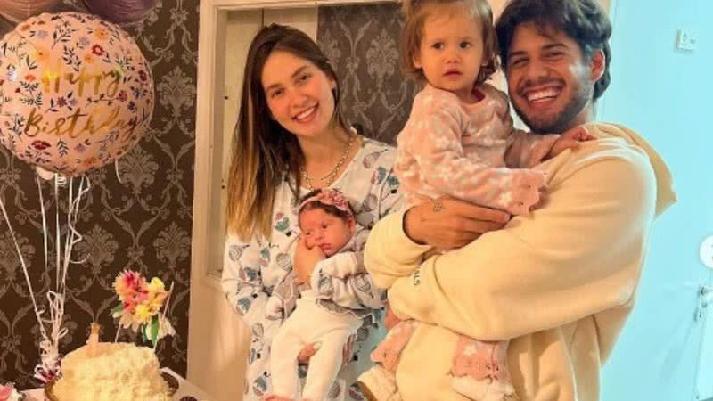 Zé Felipe e Virginia celebram o primeiro mesversário de Maria Flor - Foto: Reprodução / Instagram