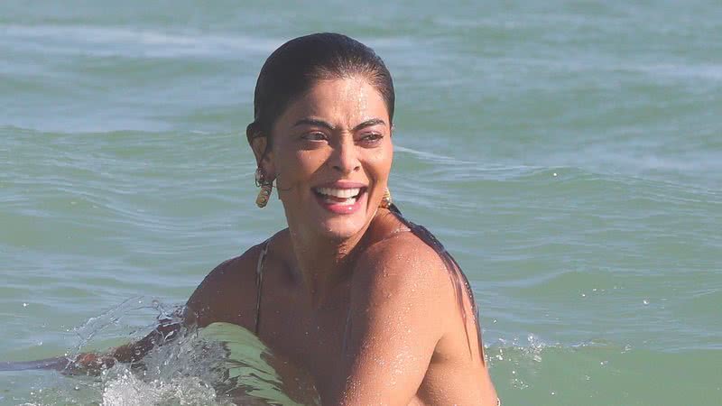 Juliana Paes na praia - Fotos: Dilson Silva / AgNews