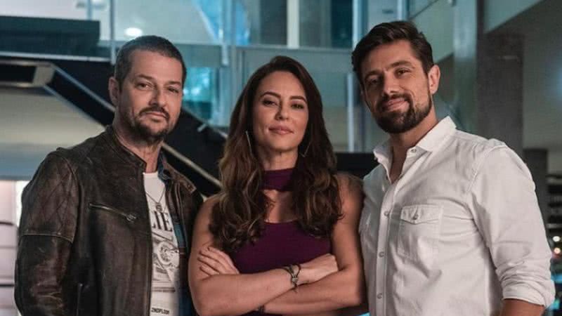 Atriz Paolla Oliveira publica foto ao lado de Marcelo Serrado e Rafael Cardoso pelos bastidores de ‘Cara e Coragem’ - Foto: Reprodução / Instagram