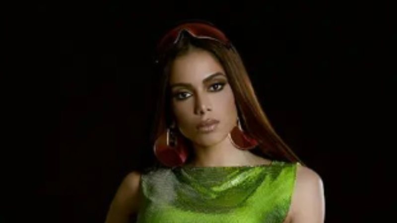 Cantora Anitta arranca elogios de seus seguidores ao postar nova foto de look já mostrado antes - Foto: Reprodução / Instagram