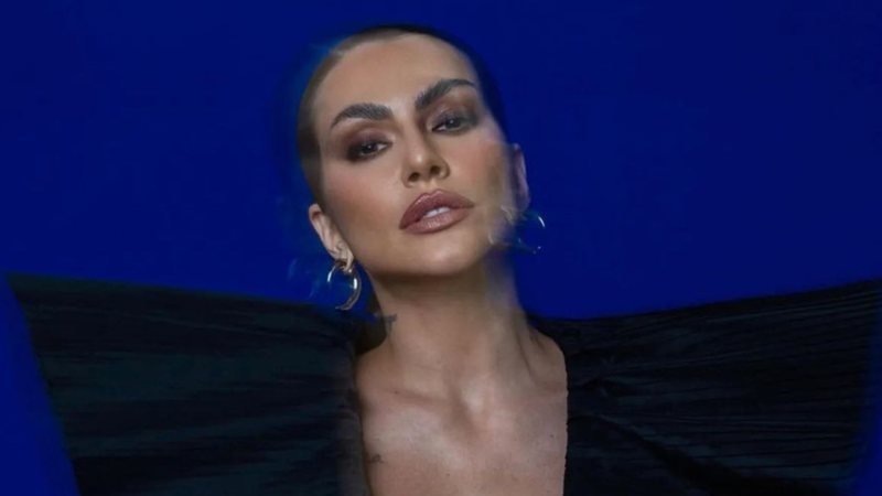 Cleo Pires causa com look picante e seios escapam em decote agressivo - Foto: Reprodução/Instagram