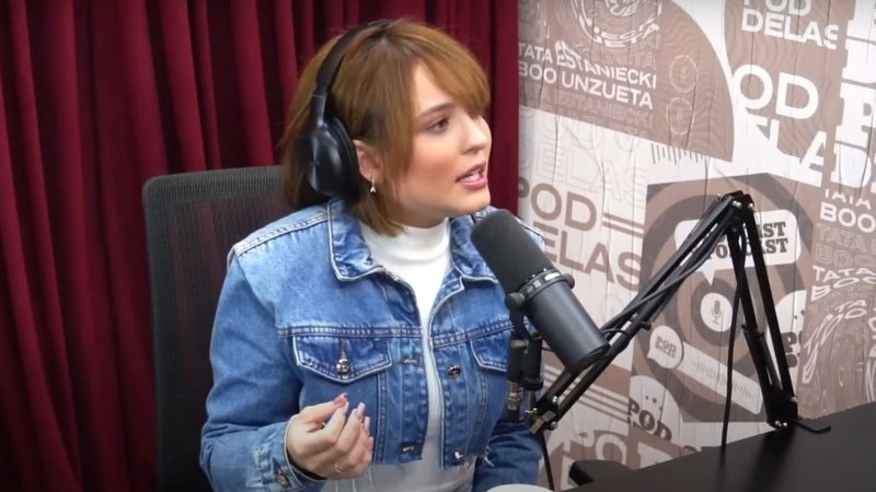 Larissa Manoela participou nesta sexta-feira do Pod Delas - Divulgação/Youtube