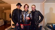 Antes do show extra da turnê 20+2 em São Paulo, os cantores do KLB aparecem com a família nos bastidores - Foto: AgNews