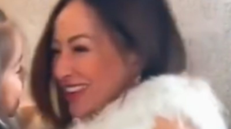 Apresentadora Sabrina Sato mostra foto e vídeo com filha e fãs vão à loucura com tanta fofura - Foto: Reprodução / Instagram