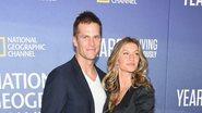 Modelo Gisele Bündchen e jogador de futebol americano Tom Brady anunciaram o fim do casamento de 13 anos - Foto: Getty Images