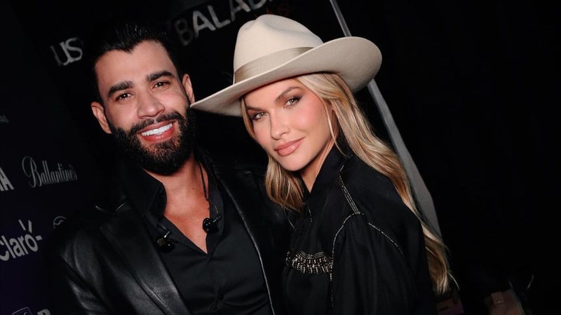 Andressa Suita e Gusttavo Lima posam juntos nos bastidores de show - Gabriel Gardinni