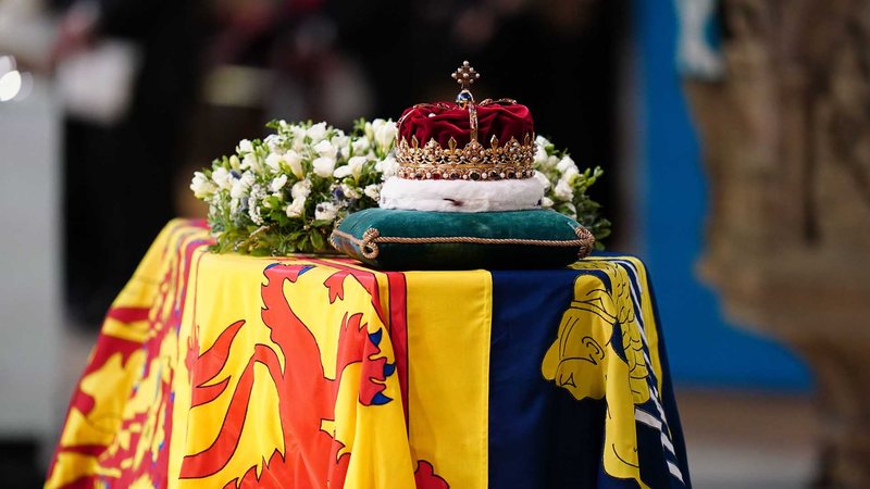 Caixão da Rainha Elizabeth II na catedral de St. Giles, na Escócia - Foto: Getty Images