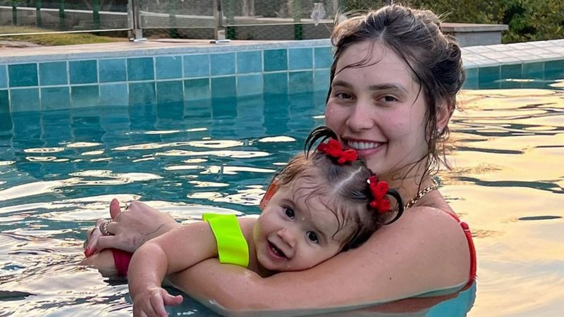 Maria Alice, filha mais velha de Virginia Fonseca, roubou a cena ao curtir um banho de piscina divertido com a mamãe - Reprodução/Instagram