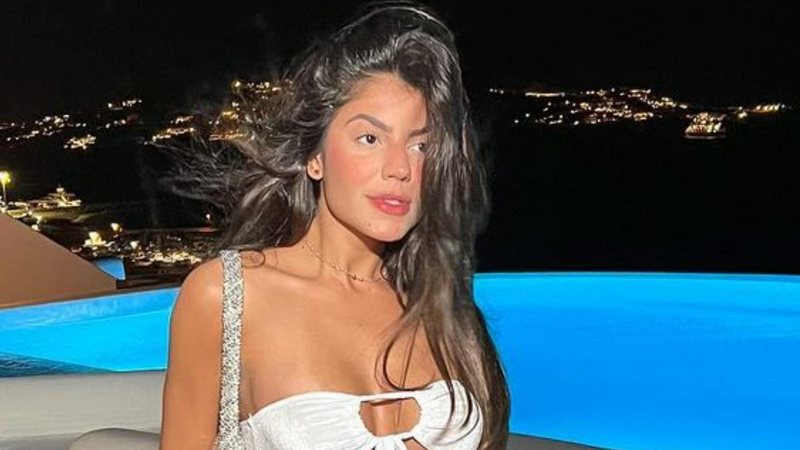 Hariany Almeida exibe corpão ao usar vestido coladinho cheio de recortes - Reprodução/Instagram