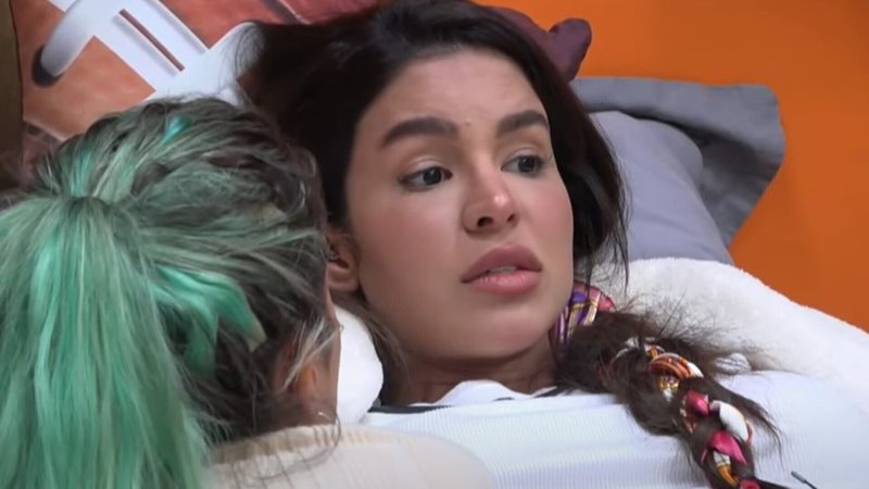 Kerline revelou que não se sente confortável com Deolane - Reprodução/RecordTV