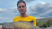 Luan Santana apareceu segurando peixe que pegou em pesca - Reprodução: Instagram