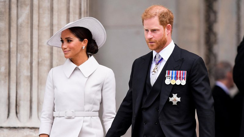 Agora, o casal está acima apenas de Andrew, que vive em meio à polêmicas, no site da família real - Foto: Getty Images