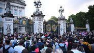 População britânica no palácio de Buckingham - Foto: Getty Images