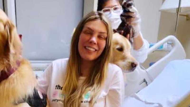 Em tratamento contra o câncer, Simony recebe a visita de cães - Reprodução/Instagram