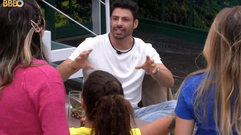 Cauã Reymond visita a casa do BBB 23 - Foto: Reprodução / Globo