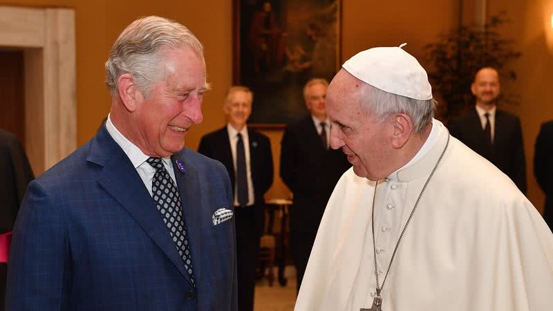 Rei Charles III e Papa Francisco - Foto: Getty Images