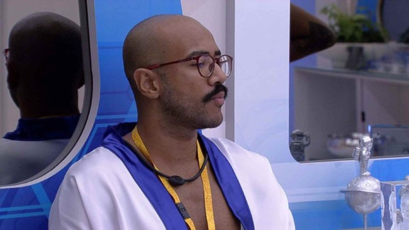 Ricardo fica incrédulo ao receber recado da produção - Reprodução/Globo